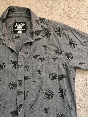 Game Of Thrones HBO Button Up Short Sleeve Shirt Size Mens Gray Blk Front Pocket